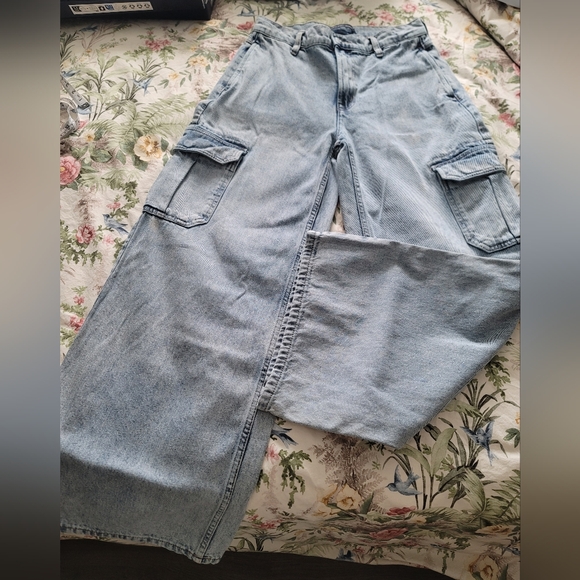 Calvin Klein 28 - Picture 1 of 6